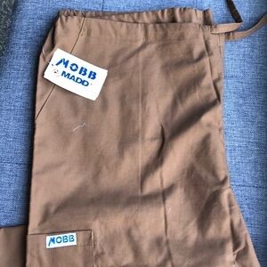 Mobb scrub pants in brown in S NWT